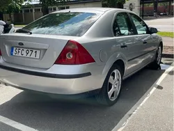 Grå Begagnad 2001 Ford Mondeo Halvkombi | 17 900 kr (Lite dyr)