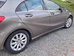 Grå Begagnad 2013 Mercedes A180 Style Halvkombi | 107 900 kr (Marknadspris)