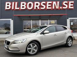 Brun Begagnad 2017 Volvo V40 Kinetic Halvkombi | 189 000 kr (Marknadspris)