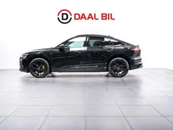 Svart Begagnad 2022 Audi e-tron Sportback S-Line SUV | 449 700 kr (Marknadspris)