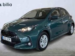 Grön Begagnad 2025 Toyota Yaris Hybrid Halvkombi | 249 900 kr