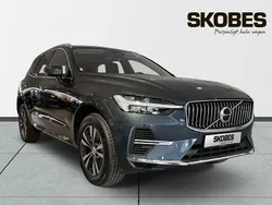 Mörkblå (blå) Ny 2025 Volvo XC60 Core SUV | 573 800 kr (Marknadspris)