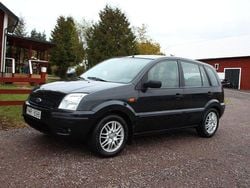 Svart Begagnad 2002 Ford Fusion Halvkombi | 19 899 kr (Dyr)