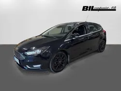 Svart Begagnad 2015 Ford Focus Halvkombi | 99 000 kr (Marknadspris)