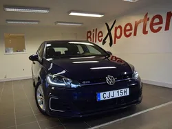Mörkblå (blå) Begagnad 2020 VW Golf VII GTE Halvkombi | 199 900 kr (Bra pris)