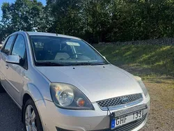 Grå Begagnad 2008 Ford Fiesta Halvkombi | 28 000 kr (Lite dyr)