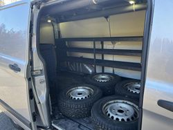 Grå Begagnad 2017 Ford Transit Custom | 128 000 kr (Marknadspris)