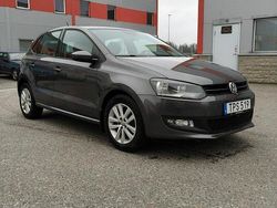 Grå Begagnad 2013 VW Polo Halvkombi | 61 000 kr (Marknadspris)