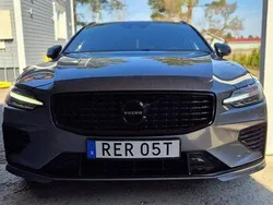 Grå Begagnad 2021 Volvo V60 R-Design Kombi | 319 000 kr (Bra pris)