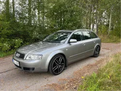 Grå Begagnad 2004 Audi A4 Comfort Kombi | 28 000 kr (Lite dyr)