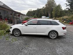 Vit Begagnad 2020 Skoda Superb Business Line Kombi | 290 000 kr (Lite dyr)