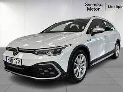 Vit Begagnad 2022 VW Golf Alltrack Kombi | 299 200 kr (Marknadspris)
