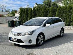 Vit Begagnad 2012 Toyota Avensis Executive Kombi | 82 900 kr (Bra pris)