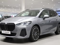 Grå Begagnad 2023 BMW 230e Active Tourer Comfort Edition Minibuss | 525 000 kr (Marknadspris)