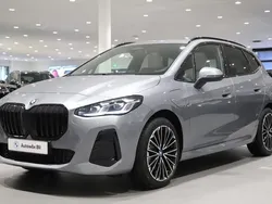 Grå Begagnad 2023 BMW 230e Active Tourer Comfort Edition Minibuss | 539 000 kr