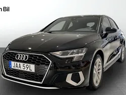 Svart Begagnad 2022 Audi A3 Sportback Advanced Halvkombi | 249 900 kr (Marknadspris)