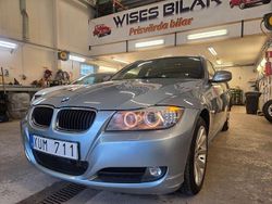 Ljusblå Begagnad 2010 BMW 320 Comfort Edition Kombi | 99 900 kr (Marknadspris)