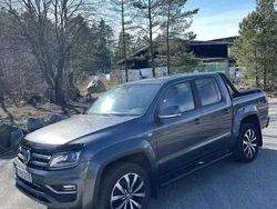 Grå Begagnad 2018 VW Amarok Pickup | 369 000 kr (Superpris)