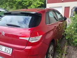 Röd Begagnad 2010 Citroën C4 Halvkombi | 45 000 kr