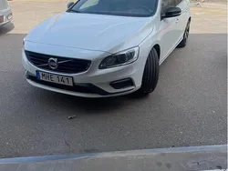 Vit Begagnad 2018 Volvo S60 R-Design Sedan | 229 000 kr (Dyr)