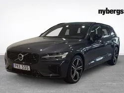 Mörkblå (blå) Begagnad 2022 Volvo V60 R-Design Kombi | 439 000 kr (Marknadspris)