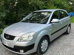 Silver Begagnad 2008 Kia Rio 4 Halvkombi | 31 900 kr (Marknadspris)