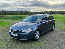 Grå Begagnad 2011 Volvo V50 Momentum Kombi | 49 500 kr (Marknadspris)