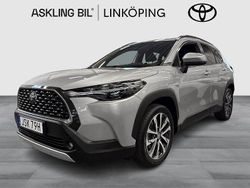 Silver Begagnad 2022 Toyota Corolla Cross Style SUV | 364 995 kr (Marknadspris)