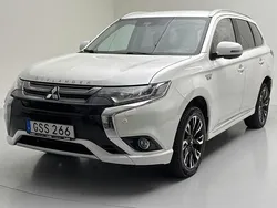 Vit Begagnad 2018 Mitsubishi Outlander SUV | 204 800 kr