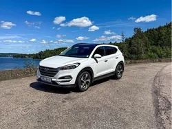 Vit Begagnad 2016 Hyundai Tucson Premium SUV | 140 000 kr (Marknadspris)