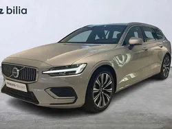 Silver Begagnad 2023 Volvo V60 Core Kombi | 449 000 kr (Marknadspris)