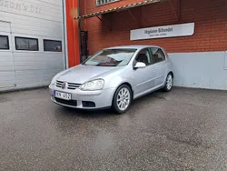 Silver Begagnad 2005 VW Golf V Sportline Halvkombi | 44 900 kr (Marknadspris)
