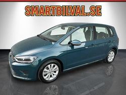 Mörkgrön Begagnad 2017 VW Golf VII Halvkombi | 159 900 kr (Marknadspris)