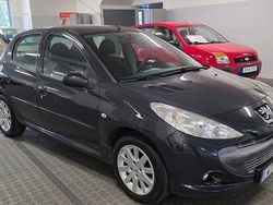 Grå Begagnad 2011 Peugeot 206+ Halvkombi | 69 900 kr