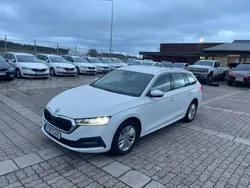 Vit Begagnad 2020 Skoda Octavia Kombi | 179 900 kr (Lite dyr)