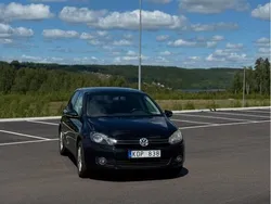 Svart Begagnad 2010 VW Golf VI Halvkombi | 47 000 kr (Marknadspris)