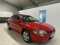 Röd Begagnad 2004 Volvo S60 Sedan | 39 900 kr (Marknadspris)