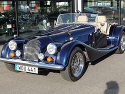 Mörkblå Begagnad 1997 Morgan Plus 8 Cab | 449 000 kr