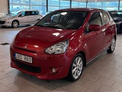 Mörkröd (röd) Begagnad 2013 Mitsubishi Space Star Halvkombi | 59 900 kr (Marknadspris)