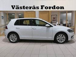 Vit Begagnad 2018 VW Golf VII Halvkombi | 147 900 kr (Marknadspris)