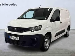 Vit Begagnad 2021 Peugeot Partner Minibuss | 159 000 kr (Marknadspris)