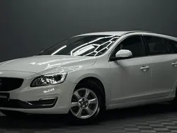 Vit Begagnad 2018 Volvo V60 Momentum Kombi | 169 900 kr (Superpris)