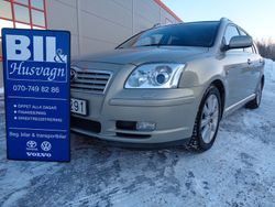 Ljusgrön Begagnad 2004 Toyota Avensis Kombi | 55 000 kr
