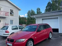 Röd Begagnad 2011 BMW 320 Kombi | 60 000 kr (Marknadspris)