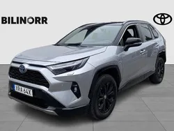 Grå Begagnad 2024 Toyota RAV4 Hybrid SUV | 449 900 kr (Marknadspris)