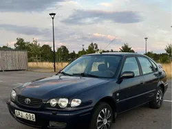 Blå Begagnad 2001 Toyota Corolla Halvkombi | 21 000 kr (Marknadspris)