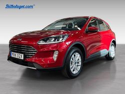 Röd Begagnad 2022 Ford Kuga Titanium SUV | 279 000 kr (Marknadspris)