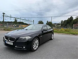 Svart Begagnad 2015 BMW 520 Sedan | 144 900 kr (Marknadspris)