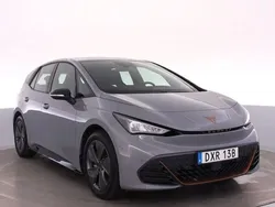 Ljusgrå Begagnad 2024 Cupra Born Halvkombi | 319 000 kr (Marknadspris)