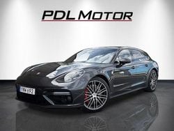 Grå Begagnad 2018 Porsche Panamera Turbo Sport Turismo Sedan | 739 900 kr (Marknadspris)